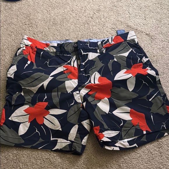 Tommy Hilfiger shorts - Picture 1 of 3